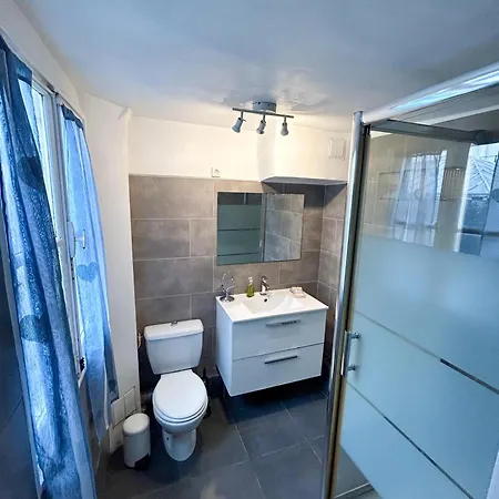 Spacious In Montparnasse Апартаменты Париж