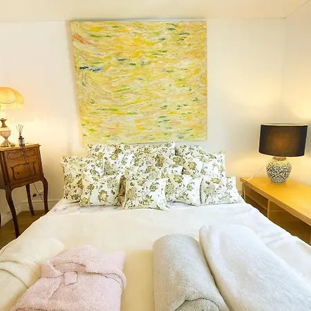 Spacious In Montparnasse شقة باريس