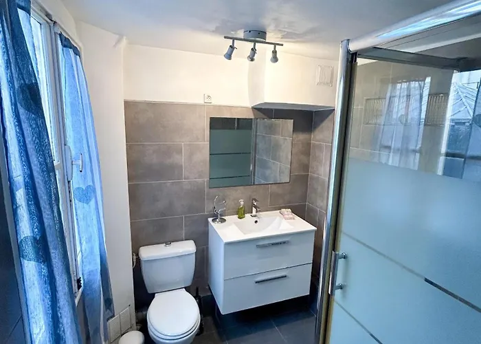 Spacious In Montparnasse Apartment Paris